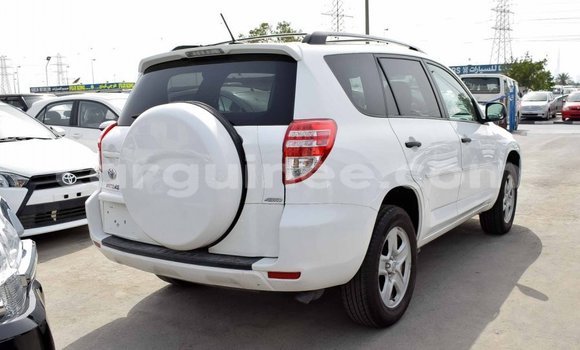 Buy Import Toyota 4Runner White Car in Import - Dubai in Conakry Buy Import Toyota 4Runner White Car in Import - Dubai in Conakry