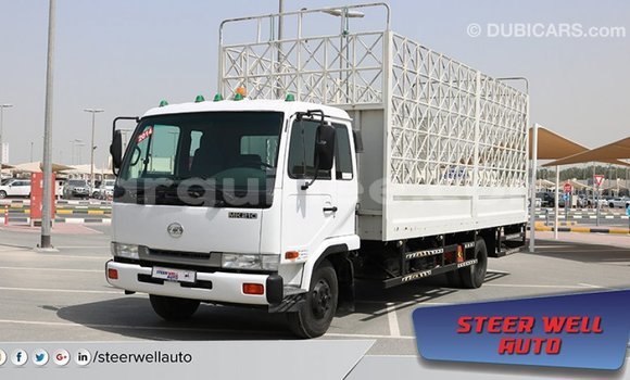 Acheter Import Voiture Nissan 350Z Blanc à Import - Dubai, Conakry Acheter Import Voiture Nissan 350Z Blanc à Import - Dubai, Conakry