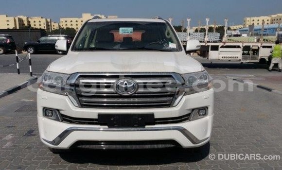 Buy Import Toyota Land Cruiser White Car in Import - Dubai in Conakry Buy Import Toyota Land Cruiser White Car in Import - Dubai in Conakry