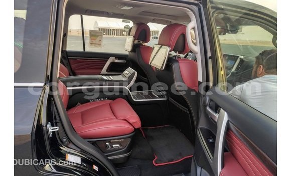 Buy Import Toyota Land Cruiser Black Car in Import - Dubai in Conakry Buy Import Toyota Land Cruiser Black Car in Import - Dubai in Conakry