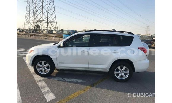 Acheter Import Voiture Toyota 4Runner Blanc à Import - Dubai, Conakry Acheter Import Voiture Toyota 4Runner Blanc à Import - Dubai, Conakry