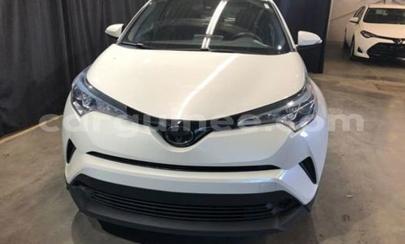 Buy Used Toyota C-HR White Car in Conakry in Conakry Buy Used Toyota C-HR White Car in Conakry in Conakry