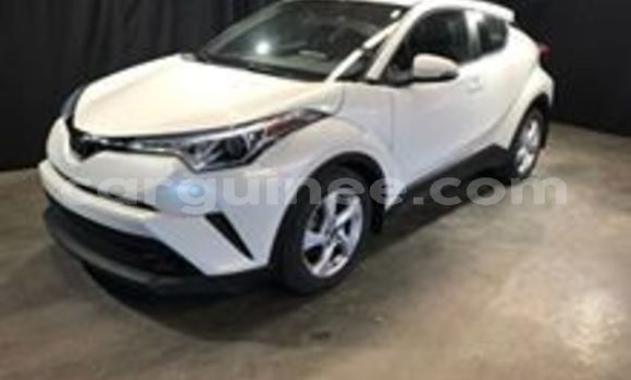 Buy Used Toyota C-HR White Car in Conakry in Conakry Buy Used Toyota C-HR White Car in Conakry in Conakry