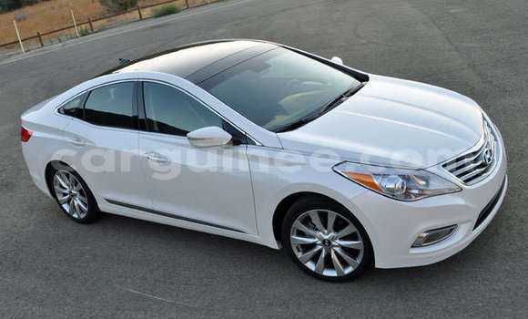 Buy Used Hyundai Sonata White Car in Conakry in Conakry Buy Used Hyundai Sonata White Car in Conakry in Conakry