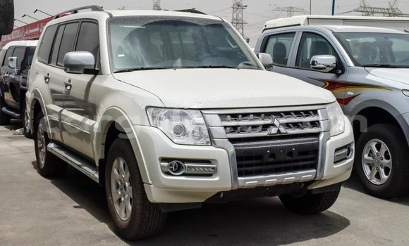 Buy Import Mitsubishi Pajero White Car in Import - Dubai in Conakry Buy Import Mitsubishi Pajero White Car in Import - Dubai in Conakry