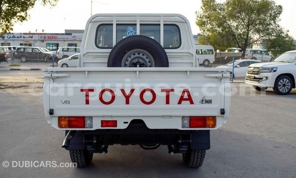 Acheter Import Voiture Toyota Land Cruiser Blanc à Import - Dubai, Conakry Acheter Import Voiture Toyota Land Cruiser Blanc à Import - Dubai, Conakry