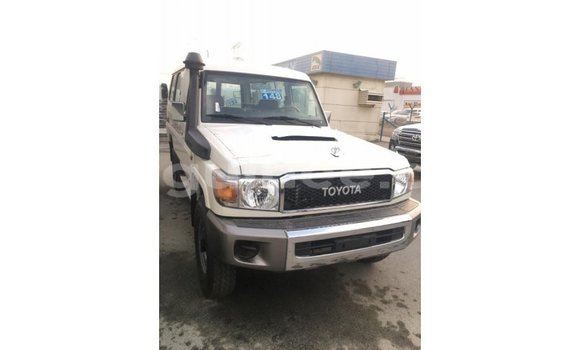 Buy Import Toyota Land Cruiser White Car in Import - Dubai in Conakry Buy Import Toyota Land Cruiser White Car in Import - Dubai in Conakry
