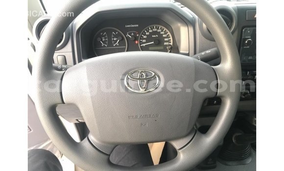 Buy Import Toyota Land Cruiser White Car in Import - Dubai in Conakry Buy Import Toyota Land Cruiser White Car in Import - Dubai in Conakry