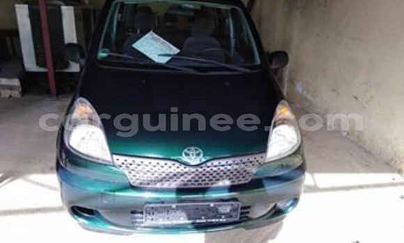 Buy Used Toyota Yaris Green Car in Dabola in Dabola Buy Used Toyota Yaris Green Car in Dabola in Dabola