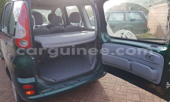 Buy Used Toyota Yaris Green Car in Dabola in Dabola Buy Used Toyota Yaris Green Car in Dabola in Dabola