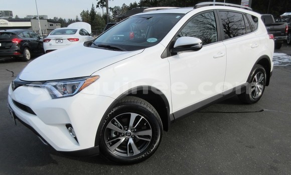 Buy Used Toyota RAV4 White Car in Conakry in Conakry Buy Used Toyota RAV4 White Car in Conakry in Conakry