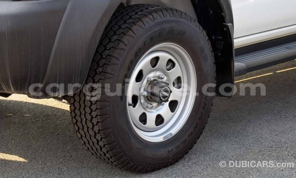 Buy Import Nissan NP 300 White Car in Import - Dubai in Conakry Buy Import Nissan NP 300 White Car in Import - Dubai in Conakry