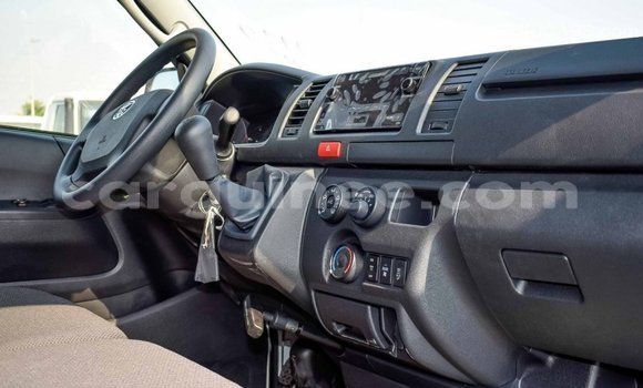 Buy Import Toyota Hiace White Car in Import - Dubai in Conakry Buy Import Toyota Hiace White Car in Import - Dubai in Conakry