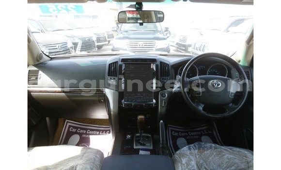 Buy Import Toyota Land Cruiser White Car in Import - Dubai in Conakry Buy Import Toyota Land Cruiser White Car in Import - Dubai in Conakry