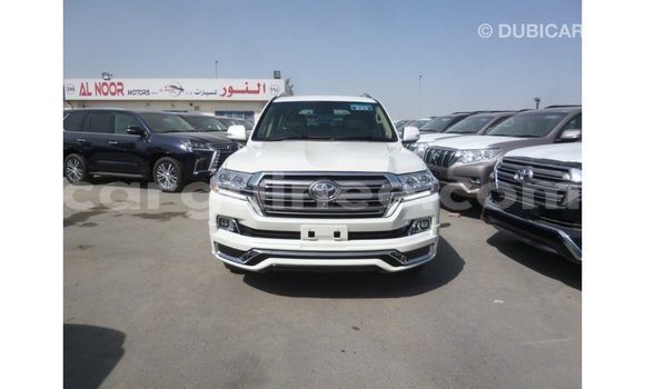Buy Import Toyota Land Cruiser White Car in Import - Dubai in Conakry Buy Import Toyota Land Cruiser White Car in Import - Dubai in Conakry