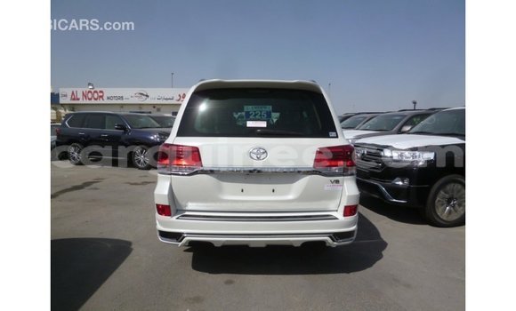 Buy Import Toyota Land Cruiser White Car in Import - Dubai in Conakry Buy Import Toyota Land Cruiser White Car in Import - Dubai in Conakry