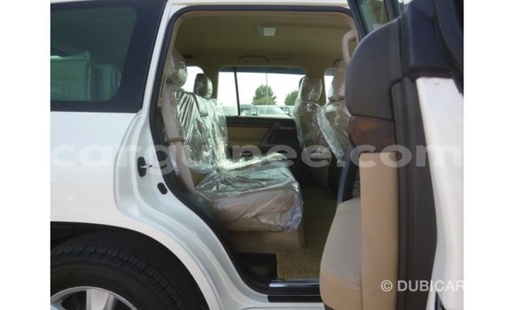 Buy Import Toyota Land Cruiser White Car in Import - Dubai in Conakry Buy Import Toyota Land Cruiser White Car in Import - Dubai in Conakry