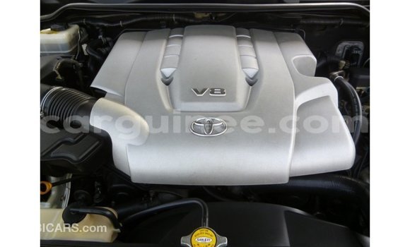Buy Import Toyota Land Cruiser White Car in Import - Dubai in Conakry Buy Import Toyota Land Cruiser White Car in Import - Dubai in Conakry