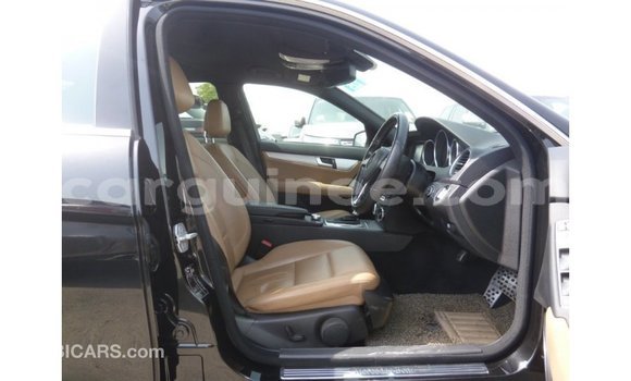 Buy Import Mercedes-Benz 190 Black Car in Import - Dubai in Conakry Buy Import Mercedes-Benz 190 Black Car in Import - Dubai in Conakry