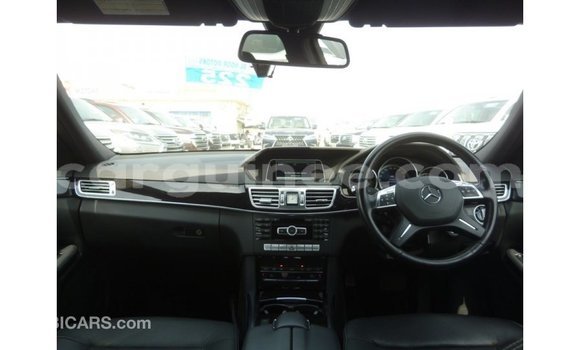 Acheter Import Voiture Mercedes-Benz 200 Bleu à Import - Dubai, Conakry Acheter Import Voiture Mercedes-Benz 200 Bleu à Import - Dubai, Conakry