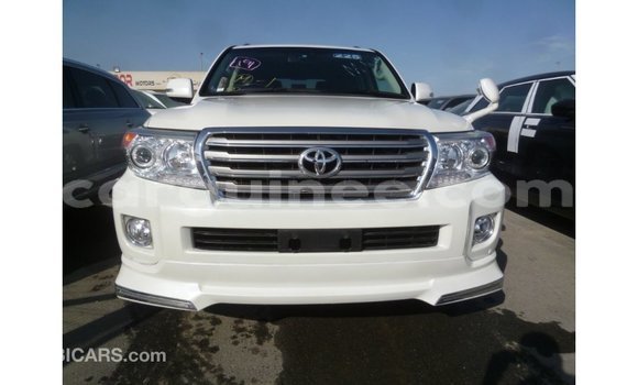 Acheter Import Voiture Toyota Land Cruiser Blanc à Import - Dubai, Conakry Acheter Import Voiture Toyota Land Cruiser Blanc à Import - Dubai, Conakry