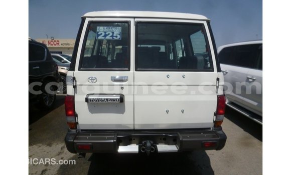 Buy Import Toyota Land Cruiser White Car in Import - Dubai in Conakry Buy Import Toyota Land Cruiser White Car in Import - Dubai in Conakry