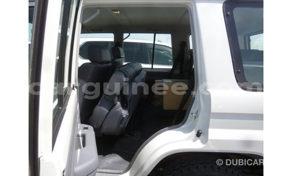 Buy Import Toyota Land Cruiser White Car in Import - Dubai in Conakry Buy Import Toyota Land Cruiser White Car in Import - Dubai in Conakry