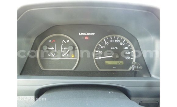 Buy Import Toyota Land Cruiser White Car in Import - Dubai in Conakry Buy Import Toyota Land Cruiser White Car in Import - Dubai in Conakry
