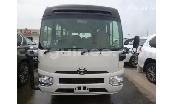 Acheter Import Voiture Toyota Coaster Blanc à Import - Dubai, Conakry Acheter Import Voiture Toyota Coaster Blanc à Import - Dubai, Conakry