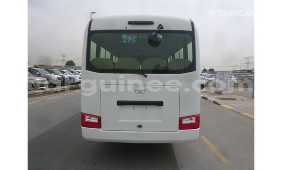 Acheter Import Voiture Toyota Coaster Blanc à Import - Dubai, Conakry Acheter Import Voiture Toyota Coaster Blanc à Import - Dubai, Conakry