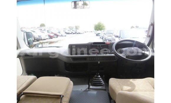 Acheter Import Voiture Toyota Coaster Blanc à Import - Dubai, Conakry Acheter Import Voiture Toyota Coaster Blanc à Import - Dubai, Conakry