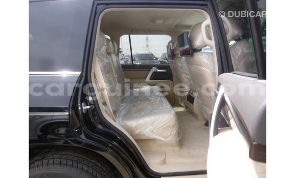 Acheter Import Voiture Toyota Land Cruiser Noir à Import - Dubai, Conakry Acheter Import Voiture Toyota Land Cruiser Noir à Import - Dubai, Conakry