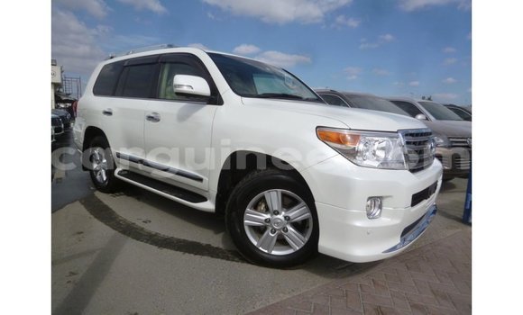 Buy Import Toyota Land Cruiser White Car in Import - Dubai in Conakry Buy Import Toyota Land Cruiser White Car in Import - Dubai in Conakry