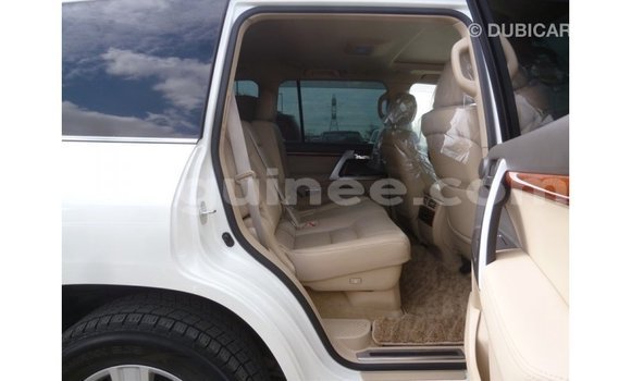 Buy Import Toyota Land Cruiser White Car in Import - Dubai in Conakry Buy Import Toyota Land Cruiser White Car in Import - Dubai in Conakry