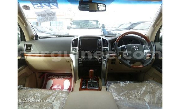 Buy Import Toyota Land Cruiser White Car in Import - Dubai in Conakry Buy Import Toyota Land Cruiser White Car in Import - Dubai in Conakry
