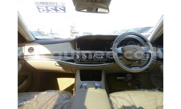 Acheter Import Voiture Mercedes-Benz 190 Blanc à Import - Dubai, Conakry Acheter Import Voiture Mercedes-Benz 190 Blanc à Import - Dubai, Conakry