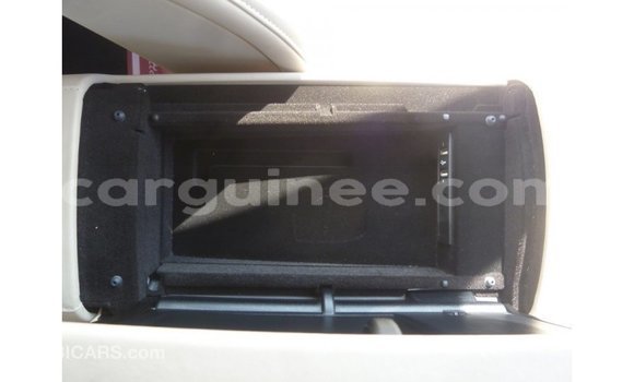 Acheter Import Voiture Mercedes-Benz 190 Bleu à Import - Dubai, Conakry Acheter Import Voiture Mercedes-Benz 190 Bleu à Import - Dubai, Conakry