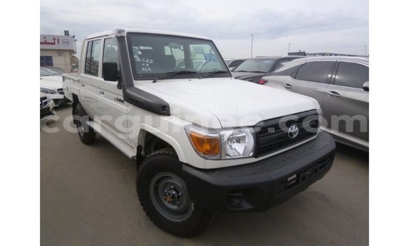 Acheter Import Voiture Toyota Land Cruiser Blanc à Import - Dubai, Conakry Acheter Import Voiture Toyota Land Cruiser Blanc à Import - Dubai, Conakry