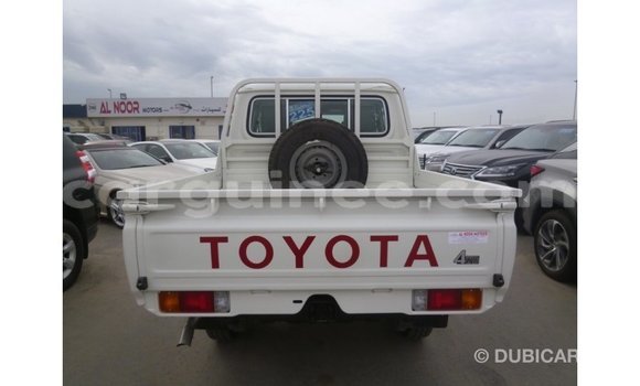 Acheter Import Voiture Toyota Land Cruiser Blanc à Import - Dubai, Conakry Acheter Import Voiture Toyota Land Cruiser Blanc à Import - Dubai, Conakry