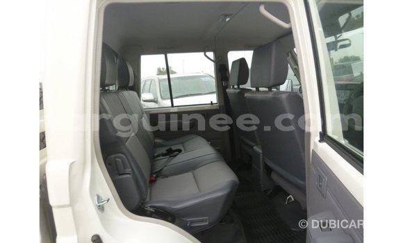 Acheter Import Voiture Toyota Land Cruiser Blanc à Import - Dubai, Conakry Acheter Import Voiture Toyota Land Cruiser Blanc à Import - Dubai, Conakry