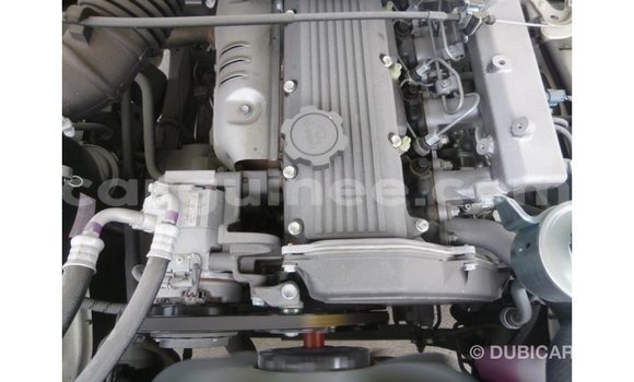 Acheter Import Voiture Toyota Land Cruiser Blanc à Import - Dubai, Conakry Acheter Import Voiture Toyota Land Cruiser Blanc à Import - Dubai, Conakry