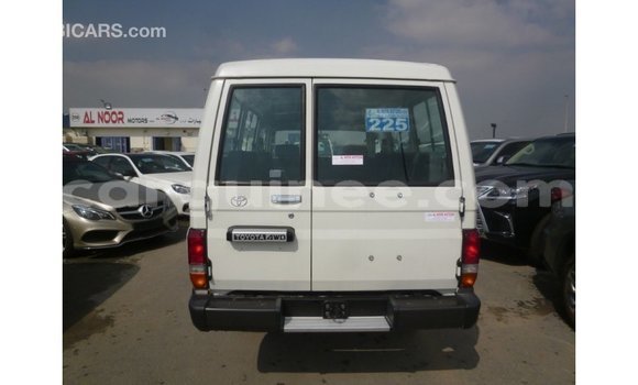 Buy Import Toyota Land Cruiser White Car in Import - Dubai in Conakry Buy Import Toyota Land Cruiser White Car in Import - Dubai in Conakry