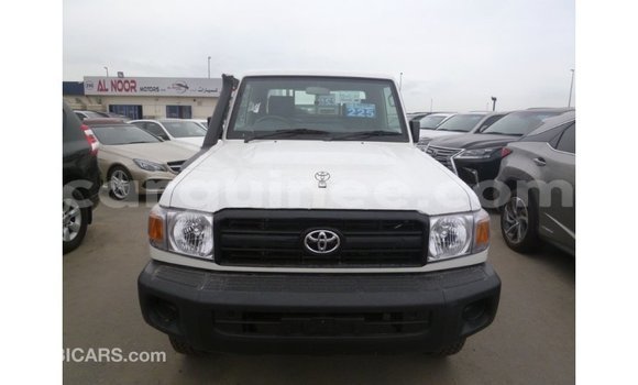 Buy Import Toyota Land Cruiser White Car in Import - Dubai in Conakry Buy Import Toyota Land Cruiser White Car in Import - Dubai in Conakry