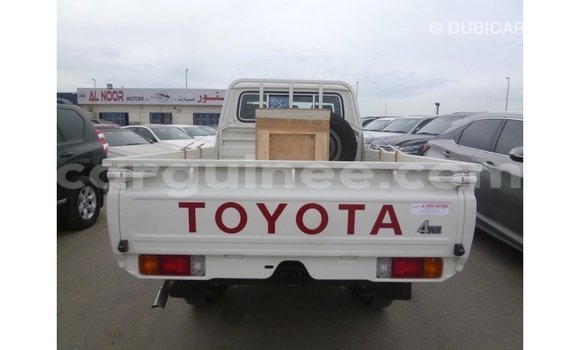 Buy Import Toyota Land Cruiser White Car in Import - Dubai in Conakry Buy Import Toyota Land Cruiser White Car in Import - Dubai in Conakry