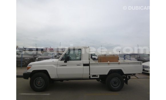 Buy Import Toyota Land Cruiser White Car in Import - Dubai in Conakry Buy Import Toyota Land Cruiser White Car in Import - Dubai in Conakry