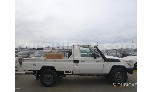 Buy Import Toyota Land Cruiser White Car in Import - Dubai in Conakry Buy Import Toyota Land Cruiser White Car in Import - Dubai in Conakry