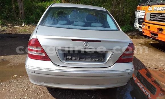 Acheter Occasion Voiture Mercedes-Benz C–Class Gris à Conakry, Conakry Acheter Occasion Voiture Mercedes-Benz C–Class Gris à Conakry, Conakry