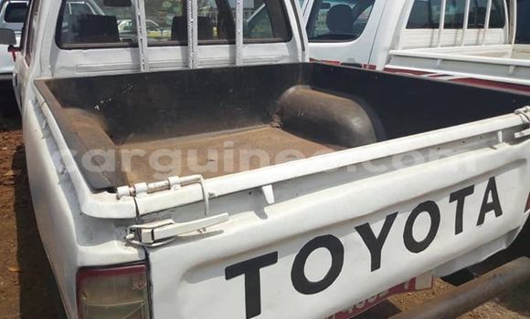 Acheter Occasion Voiture Toyota Hilux Blanc à Conakry, Conakry Acheter Occasion Voiture Toyota Hilux Blanc à Conakry, Conakry