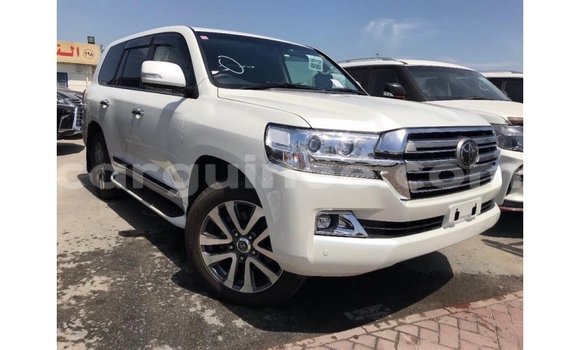 Buy Import Toyota Land Cruiser White Car in Import - Dubai in Conakry Buy Import Toyota Land Cruiser White Car in Import - Dubai in Conakry