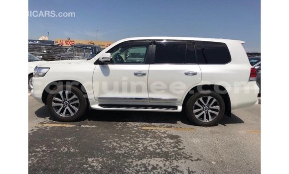 Buy Import Toyota Land Cruiser White Car in Import - Dubai in Conakry Buy Import Toyota Land Cruiser White Car in Import - Dubai in Conakry